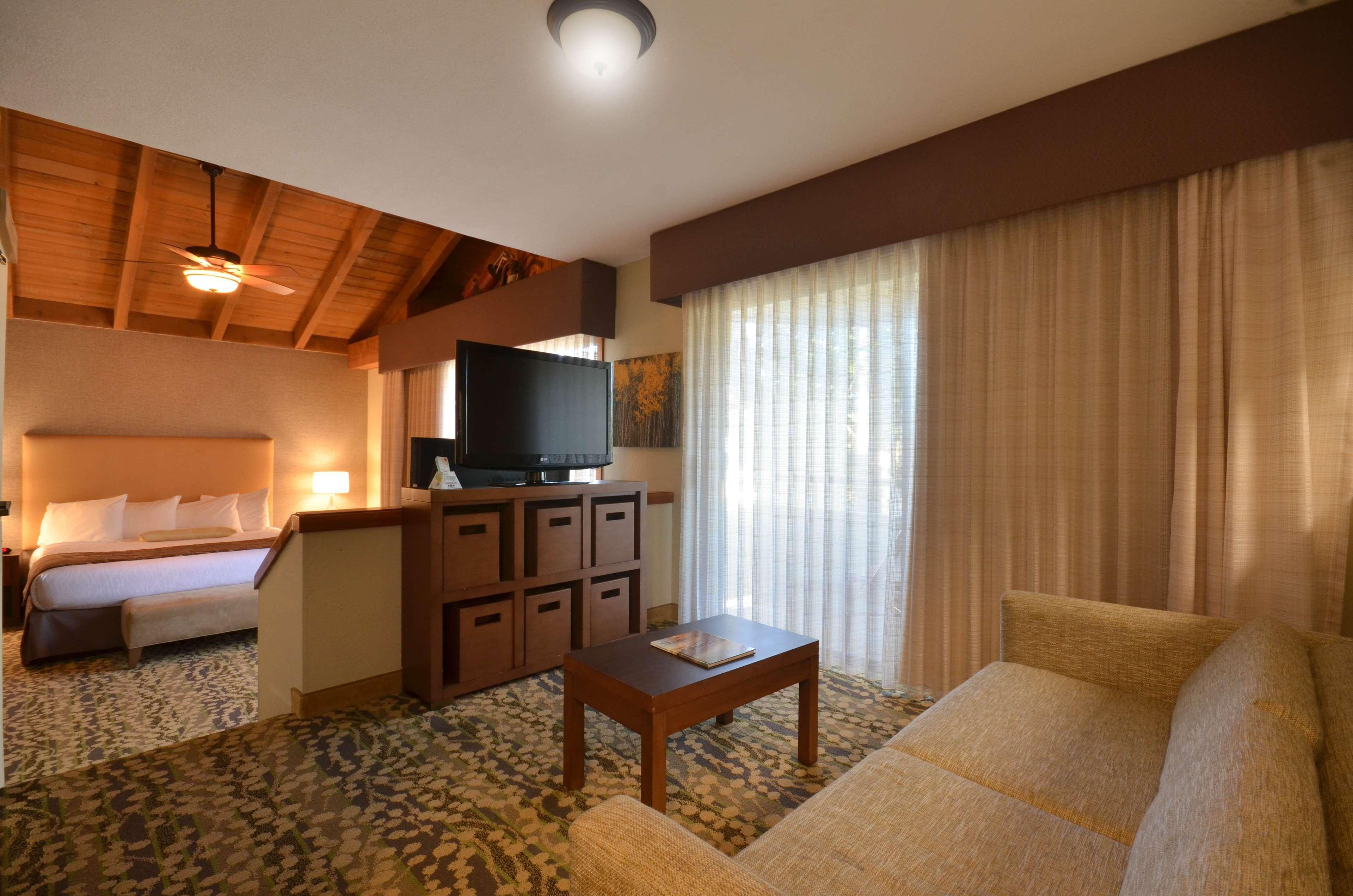 Best Western The Inn & Suites Pacific Grove Eksteriør billede