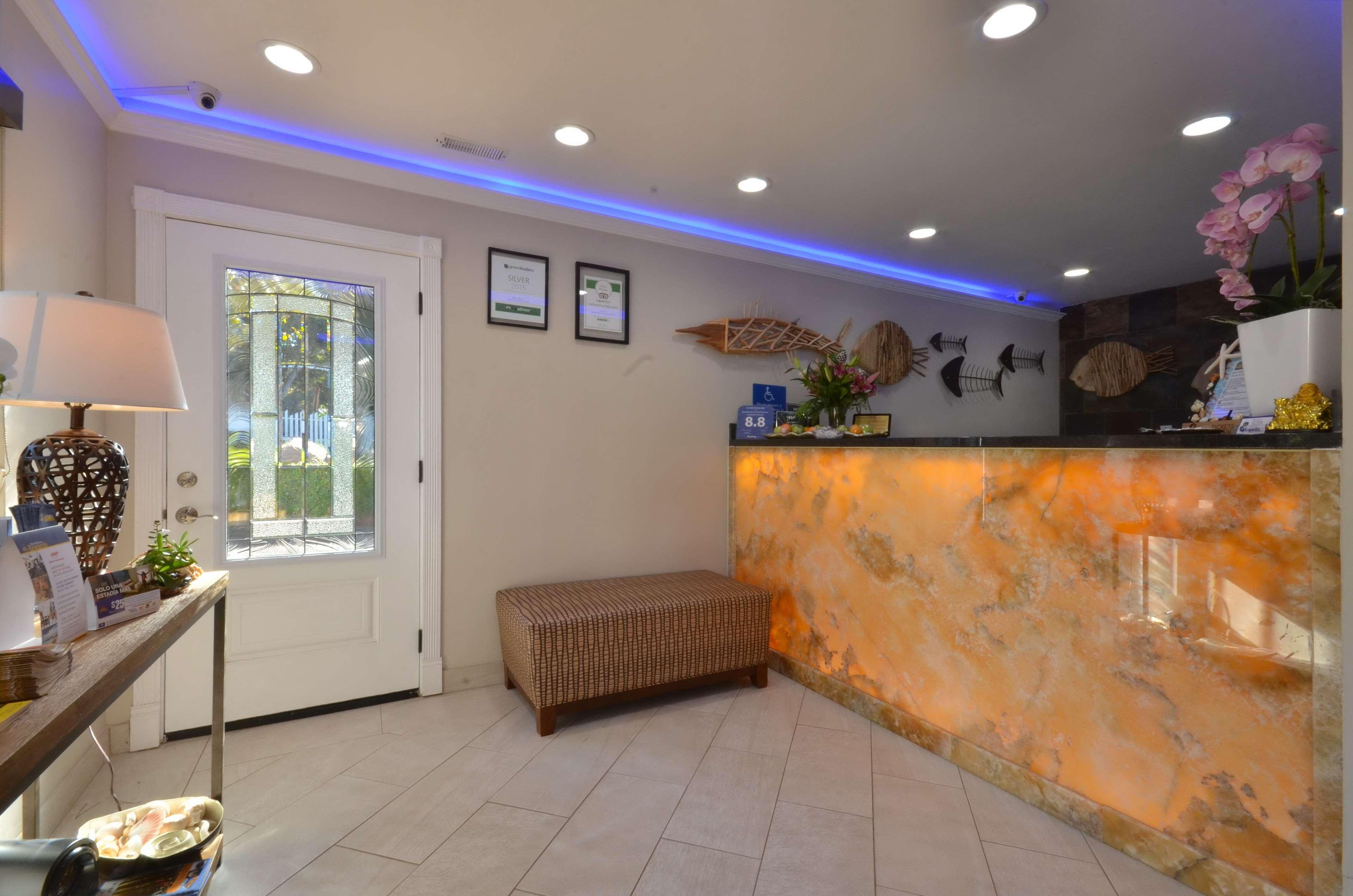 Best Western The Inn & Suites Pacific Grove Eksteriør billede