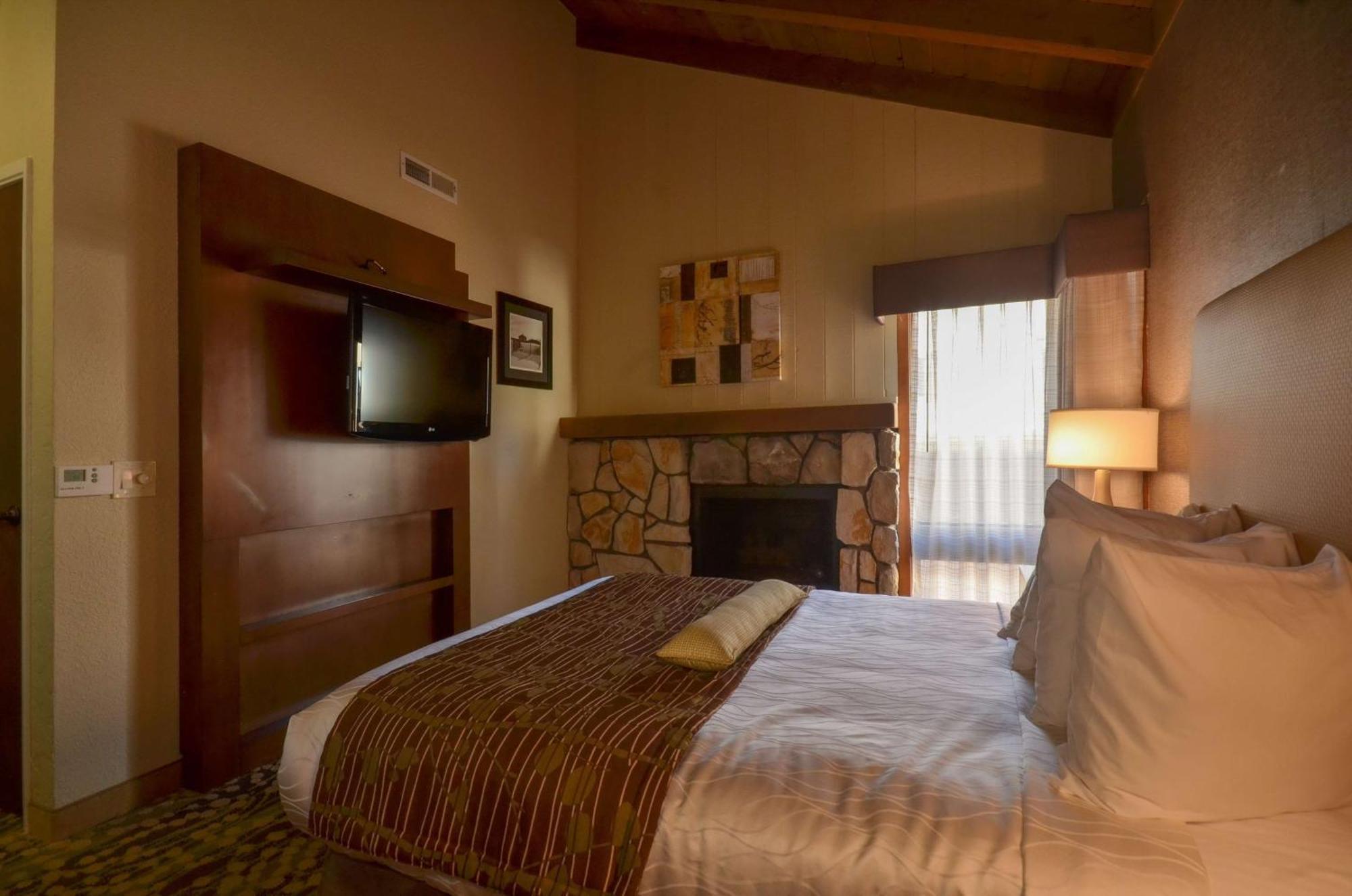 Best Western The Inn & Suites Pacific Grove Eksteriør billede